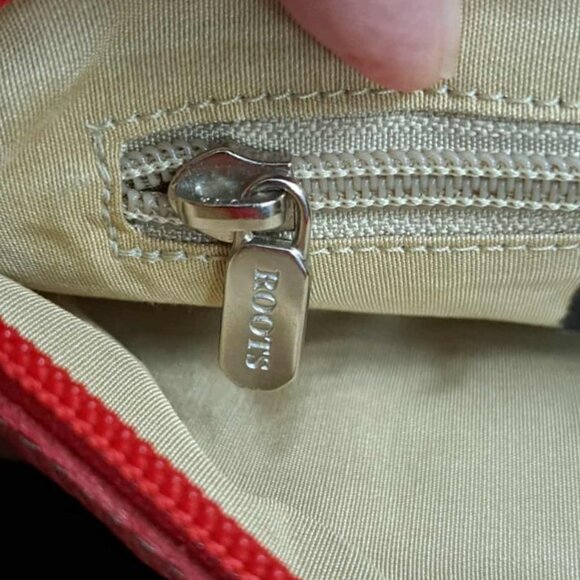 Authentic Roots Vintage Genuine Leather Wallet/ Wristlet Made in Canada - Picture 5 of 6